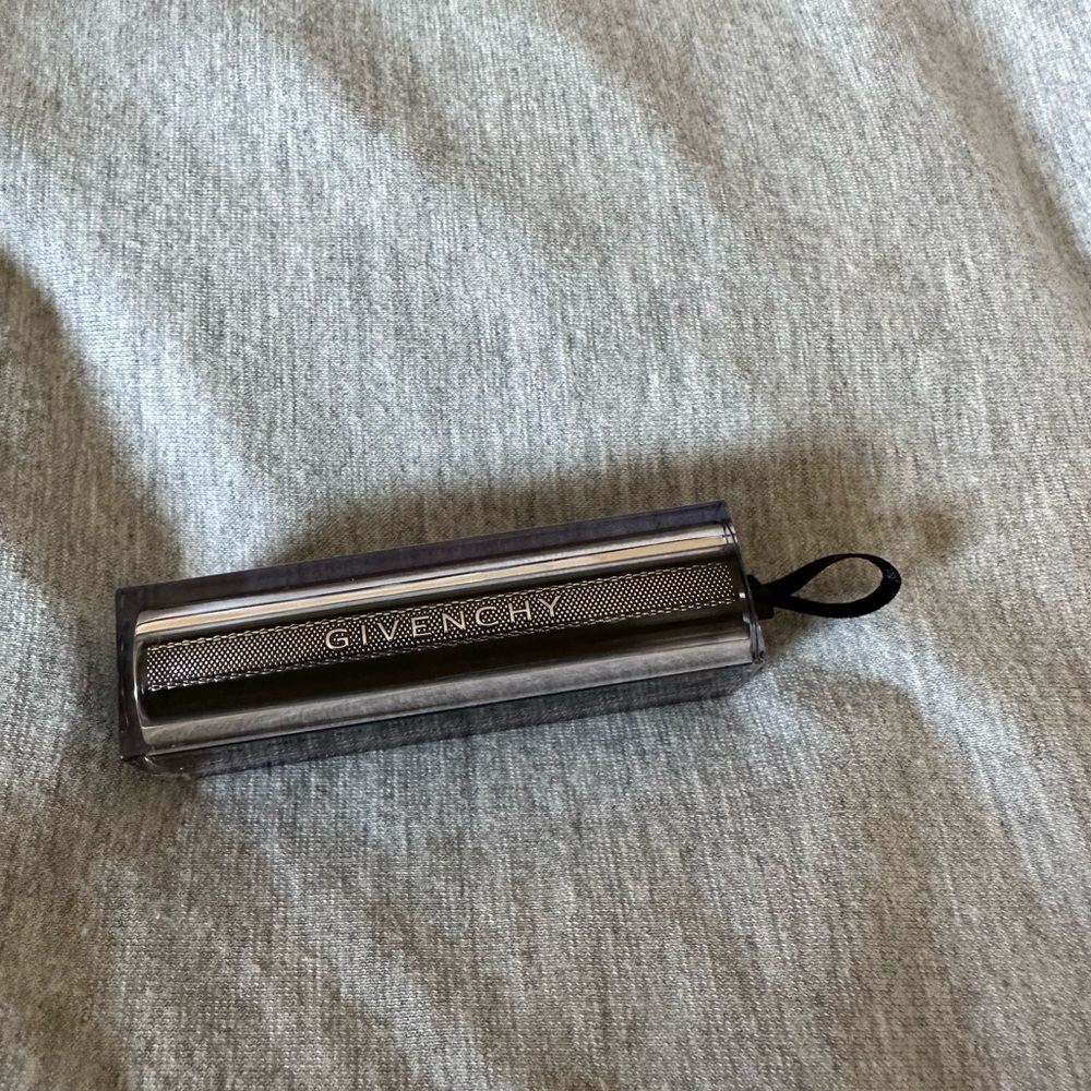 Givenchy Rouge interdit vynl lipstick